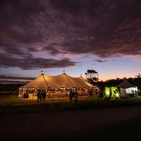 プルマン　マジェンタ　ショアーズ　リゾート ジ・エントランス エクステリア 写真 The tent at the 2011 Australian Open