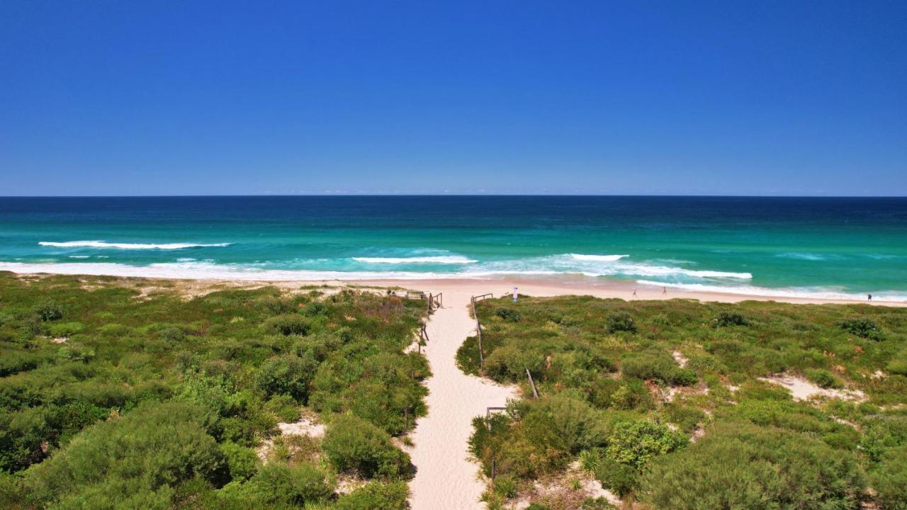 プルマン　マジェンタ　ショアーズ　リゾート ジ・エントランス エクステリア 写真 View of the beach from the lighthouse