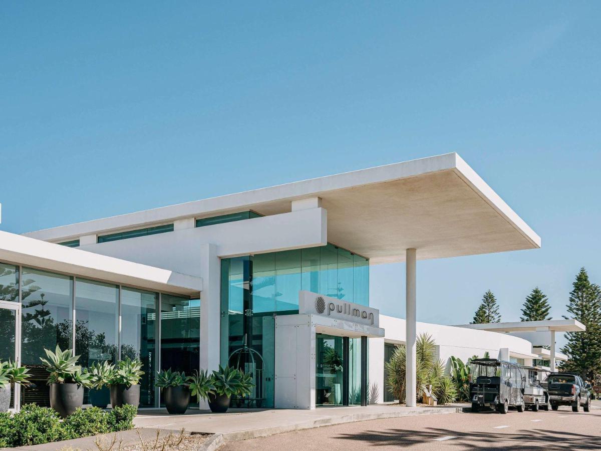 プルマン　マジェンタ　ショアーズ　リゾート ジ・エントランス エクステリア 写真 The clubhouse at the Royal Perth Golf Club