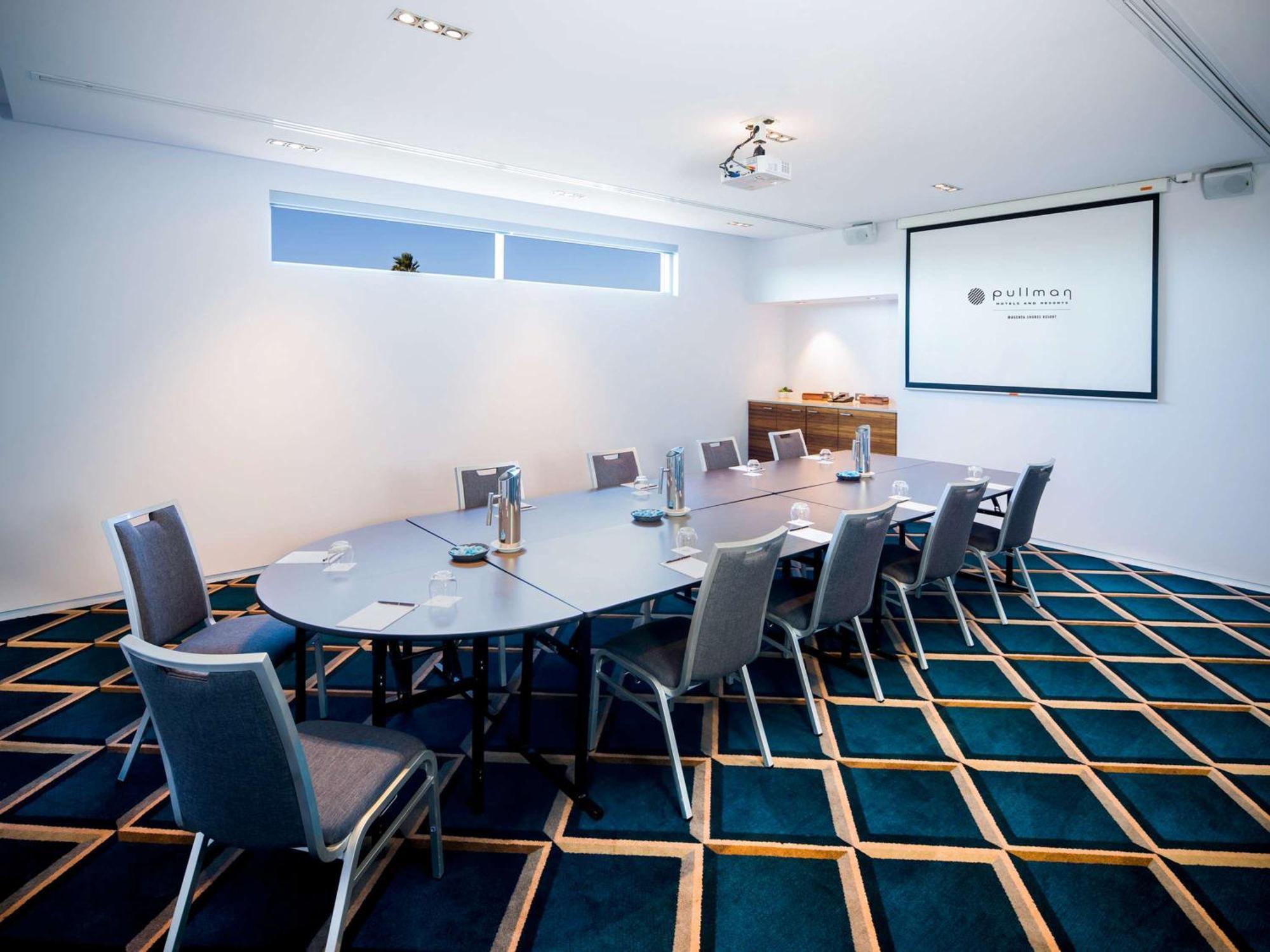 プルマン　マジェンタ　ショアーズ　リゾート ジ・エントランス エクステリア 写真 The boardroom at the London office